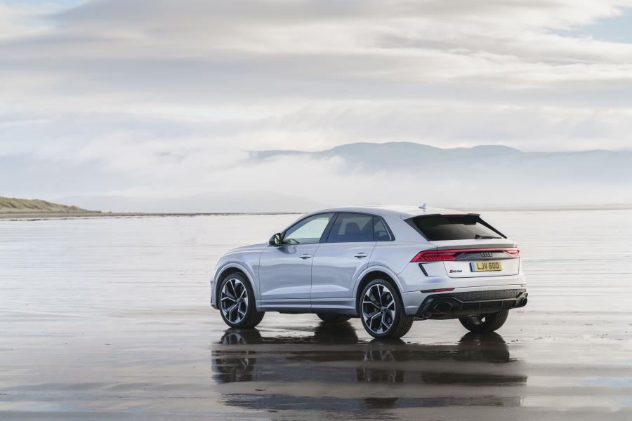  Audi RS Q8 2020 года  (UK) (фото 8 из 40)